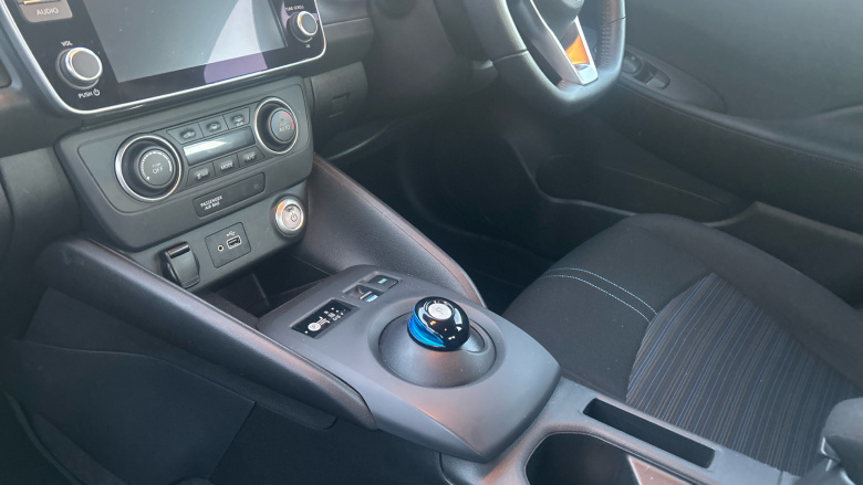 Nissan LEAF 110kW Acenta 39kWh 5dr Auto Electric Hatchback